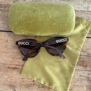 Gucci cat eye sunglasses GG0419S Havane